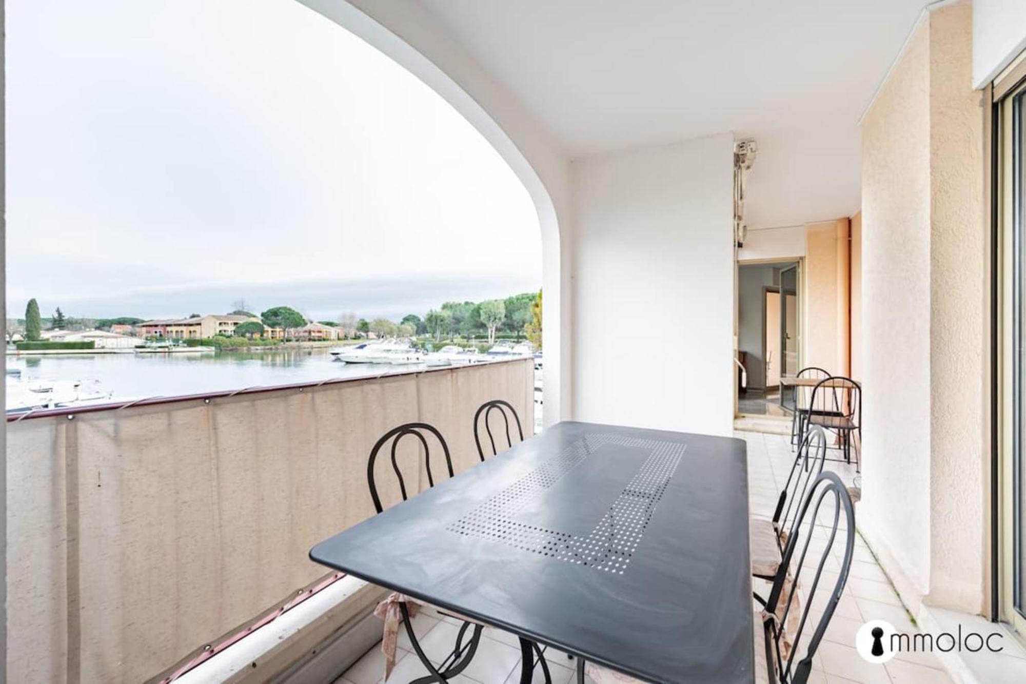 Spacious Apartment With Pool Located In The Marina Of Mandelieu Zewnętrze zdjęcie